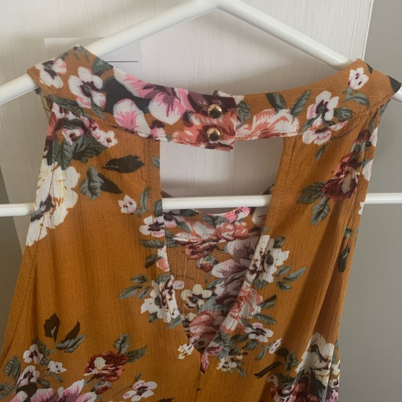 Flowy sleeveless blouse - Picture 3 of 3